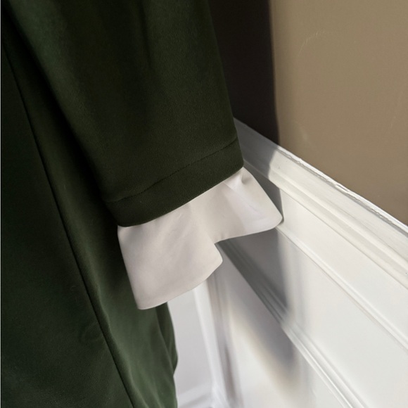 Elegant Green Midi Dress with White Collar - Picture 3 of 4